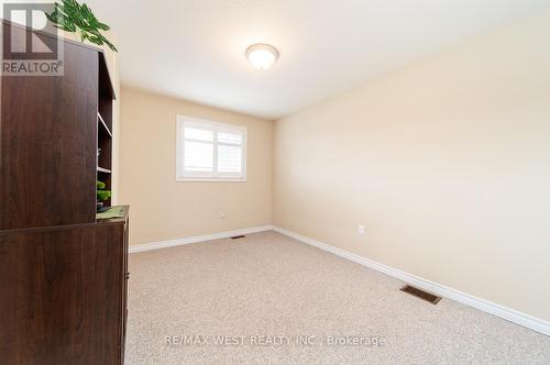 334 Cundles Road E, Barrie (Little Lake), ON - Indoor Photo Showing Other Room