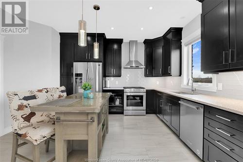 201 Morton, Essex, ON - Indoor Photo Showing Kitchen With Upgraded Kitchen