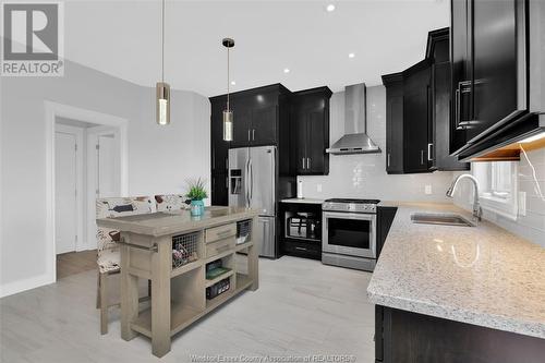 201 Morton, Essex, ON - Indoor Photo Showing Kitchen With Upgraded Kitchen