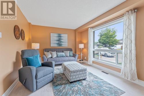 3175 Patrick Crescent, Mississauga (Meadowvale), ON - Indoor Photo Showing Living Room