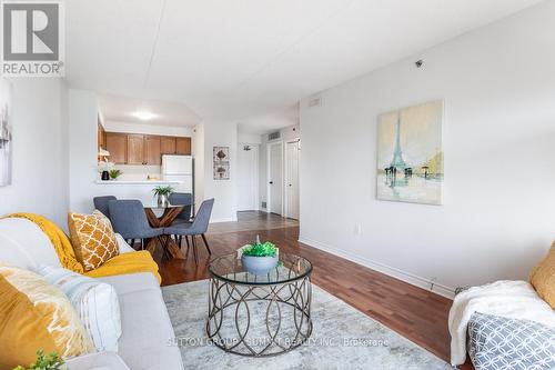 307 - 4450 Fairview Street, Burlington (Appleby), ON - Indoor Photo Showing Living Room