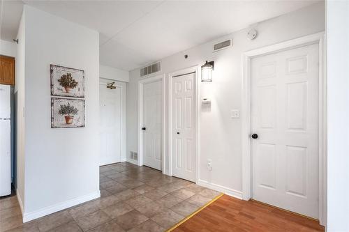 4450 Fairview Street|Unit #307, Burlington, ON - Indoor Photo Showing Other Room