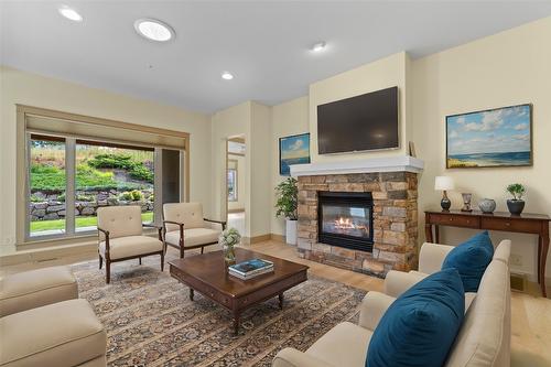 161 Mashie Crescent, Vernon, BC - Indoor Photo Showing Living Room With Fireplace