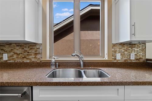 161 Mashie Crescent, Vernon, BC - Indoor Photo Showing Kitchen With Double Sink