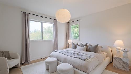 397 Tucker Court, Kelowna, BC - Indoor Photo Showing Bedroom