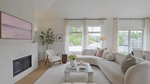 397 Tucker Court, Kelowna, BC - Indoor Photo Showing Living Room With Fireplace