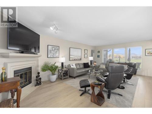 1020 Lanfranco Road Unit# 9, Kelowna, BC - Indoor Photo Showing Living Room With Fireplace