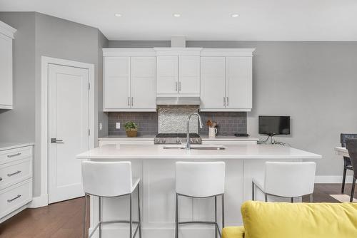 32-1404 Copper Mountain Court, Vernon, BC - Indoor Photo Showing Kitchen