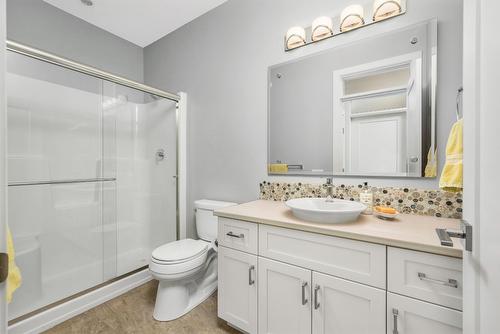 32-1404 Copper Mountain Court, Vernon, BC - Indoor Photo Showing Bathroom