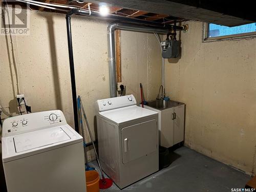 3323 14Th Street, Saskatoon, SK - Indoor Photo Showing Laundry Room