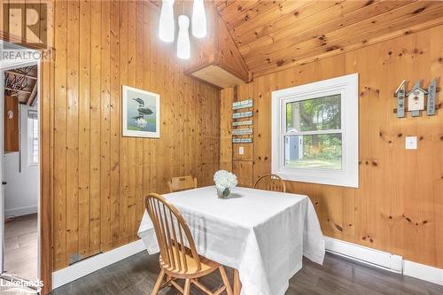 135 Centre Beach Road, Tiny, ON - Indoor Photo Showing Dining Room