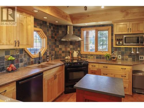 1201 4Th Avenue, Valemount, BC - Indoor Photo Showing Kitchen With Double Sink