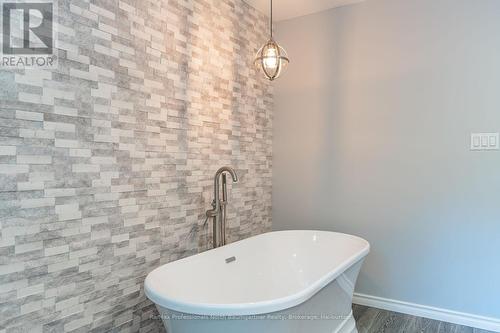 1625 Hunter Creek Road, Minden Hills, ON - Indoor Photo Showing Bathroom