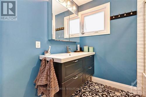 3426 Uplands Drive, Ottawa, ON - Indoor Photo Showing Bathroom