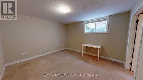 839 Teakwood Lane, London, ON - Indoor Photo Showing Other Room