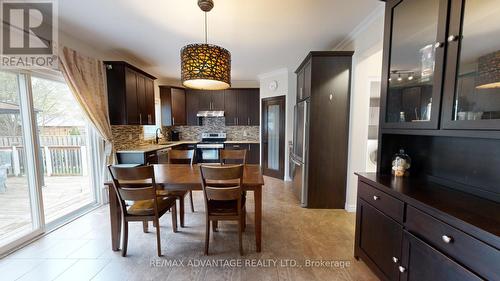 839 Teakwood Lane, London, ON - Indoor Photo Showing Dining Room