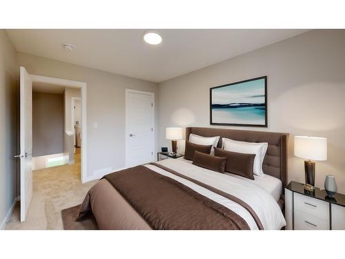 4 - 4824 Ridge Road, Radium Hot Springs, BC - Indoor Photo Showing Bedroom