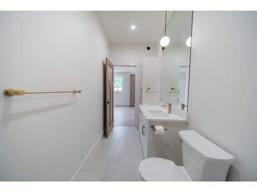 113 Sullivan Drive, Kimberley, BC - Indoor Photo Showing Bathroom