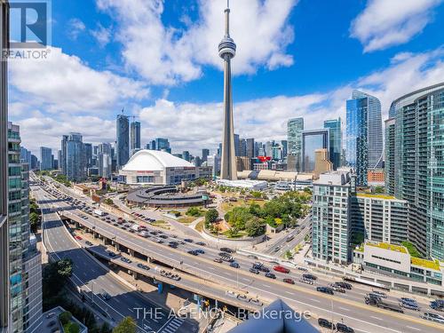 2201 - 218 Queens Quay W, Toronto (Waterfront Communities), ON - Outdoor With View