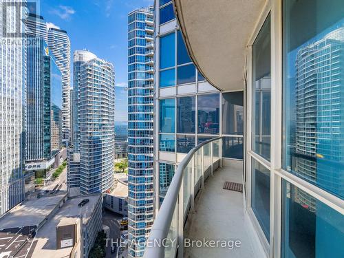 2201 - 218 Queens Quay W, Toronto (Waterfront Communities), ON - Outdoor