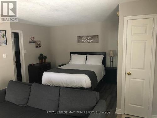 203 - 796468 Grey Road, Blue Mountains, ON - Indoor Photo Showing Bedroom