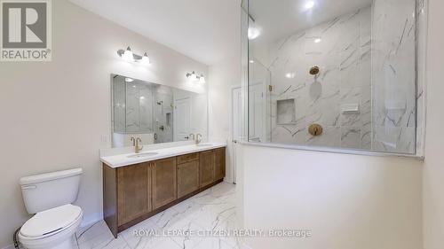 10 Lawson Avenue, Kawartha Lakes (Lindsay), ON - Indoor Photo Showing Bathroom