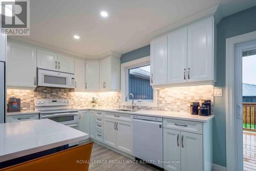 42 Schmidt Way, Quinte West, ON - Indoor Photo Showing Kitchen With Upgraded Kitchen