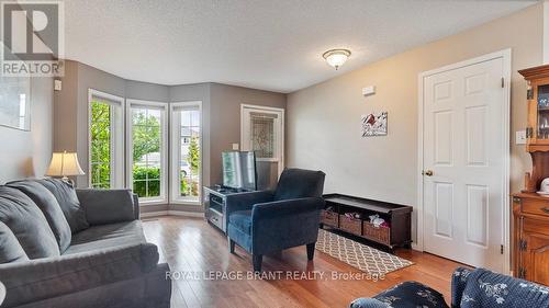 9 Anastasia Crescent, Brantford, ON - Indoor Photo Showing Living Room