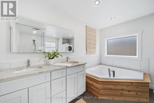 241 Riverside Parkway, Quinte West, ON - Indoor Photo Showing Bathroom