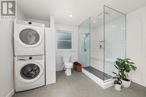 241 Riverside Parkway, Quinte West, ON - Indoor Photo Showing Laundry Room