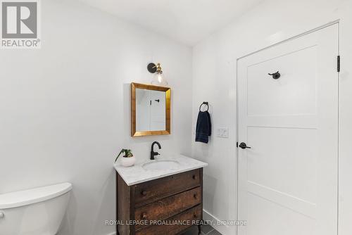 241 Riverside Parkway, Quinte West, ON - Indoor Photo Showing Bathroom