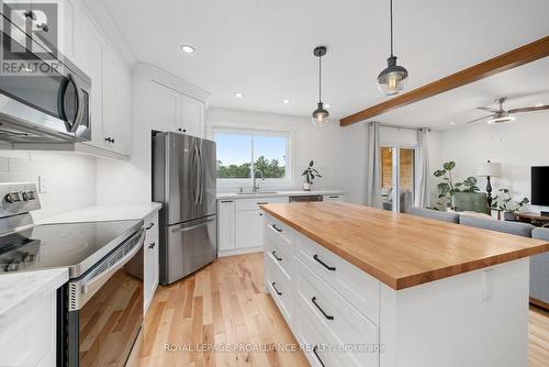 241 Riverside Parkway, Quinte West, ON - Indoor Photo Showing Kitchen With Upgraded Kitchen