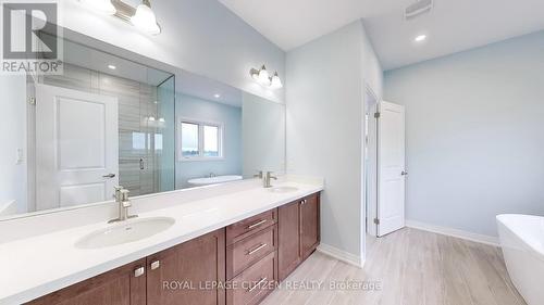 5 Burrows Court, Kawartha Lakes, ON - Indoor Photo Showing Bathroom