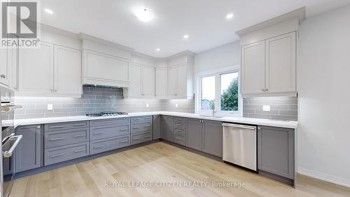 5 Burrows Court, Kawartha Lakes, ON - Indoor Photo Showing Kitchen With Upgraded Kitchen