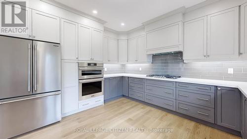 5 Burrows Court, Kawartha Lakes, ON - Indoor Photo Showing Kitchen With Upgraded Kitchen