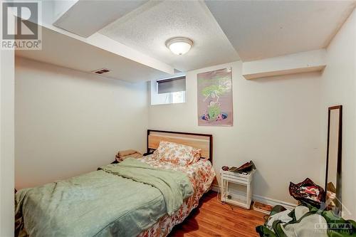 554 Mcleod Street, Ottawa, ON - Indoor Photo Showing Bedroom