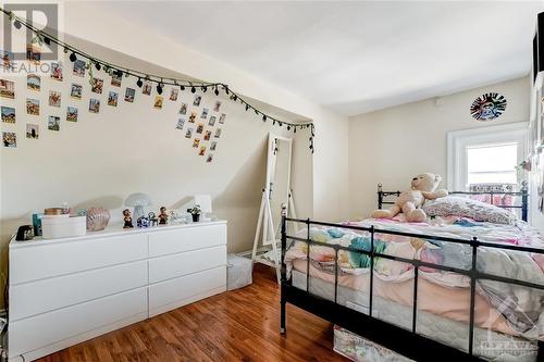 554 Mcleod Street, Ottawa, ON - Indoor Photo Showing Bedroom