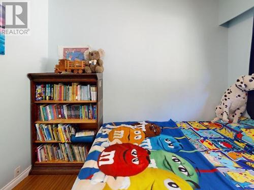 6957 Richmond Street, Powell River, BC - Indoor Photo Showing Bedroom