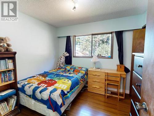 6957 Richmond Street, Powell River, BC - Indoor Photo Showing Bedroom