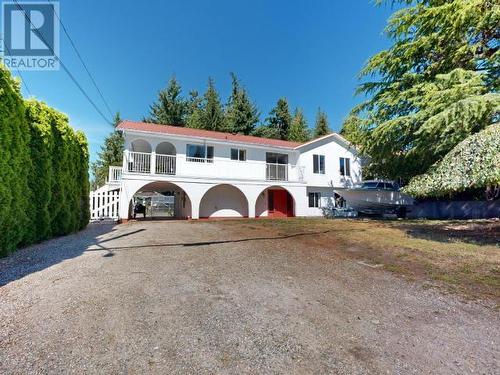 6957 Richmond Street, Powell River, BC - Outdoor