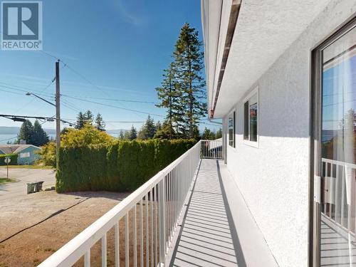 6957 Richmond Street, Powell River, BC - Outdoor With Exterior