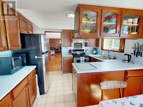 6957 Richmond Street, Powell River, BC - Indoor Photo Showing Kitchen With Double Sink