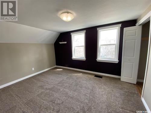 116 4Th Avenue W, Kindersley, SK - Indoor Photo Showing Other Room