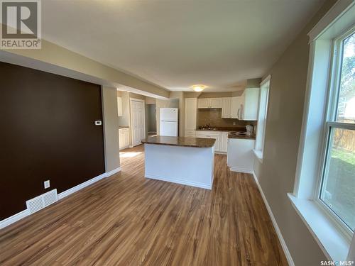 116 4Th Avenue W, Kindersley, SK - Indoor Photo Showing Kitchen