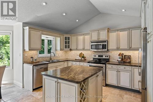 386 Nawautin Drive, Alnwick/Haldimand (Grafton), ON - Indoor Photo Showing Kitchen With Double Sink