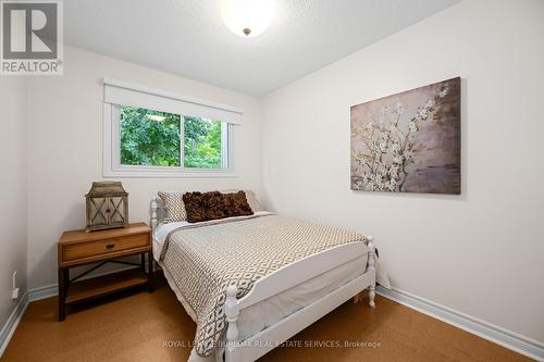 118 - 2301 Cavendish Drive, Burlington (Brant Hills), ON - Indoor Photo Showing Bedroom