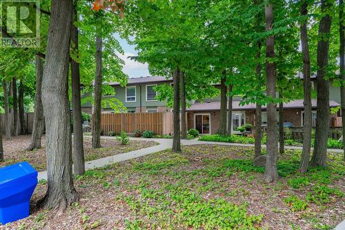 118 - 2301 Cavendish Drive, Burlington (Brant Hills), ON - Outdoor