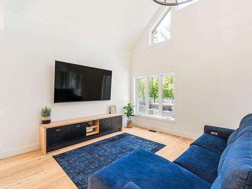 Salon - 27 Rue De L'Orée-Des-Bois, Saint-Denis-De-Brompton, QC - Indoor Photo Showing Living Room