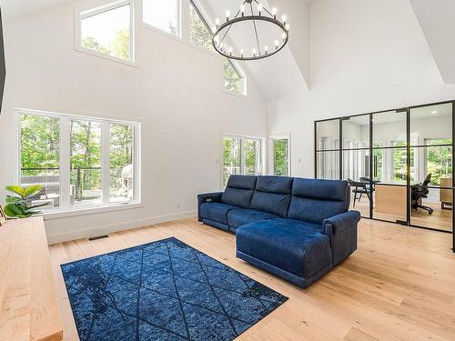 Salon - 27 Rue De L'Orée-Des-Bois, Saint-Denis-De-Brompton, QC - Indoor Photo Showing Living Room