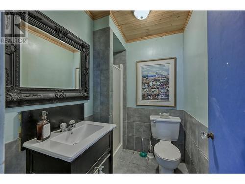 10617 81St Street, Osoyoos, BC - Indoor Photo Showing Bathroom